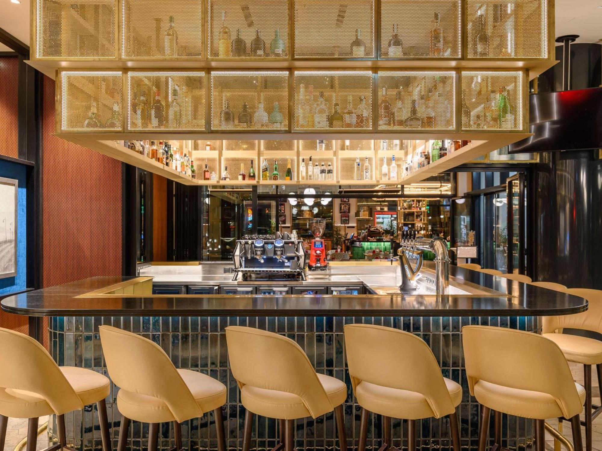 Pullman Budapešť Exteriér fotografie The bar at the 1907